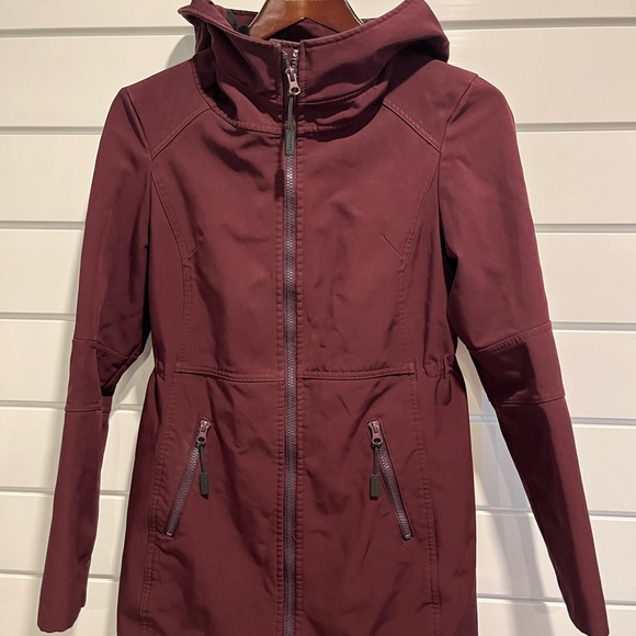 Ladies Spring/Fall Coat - Picture 2 of 5